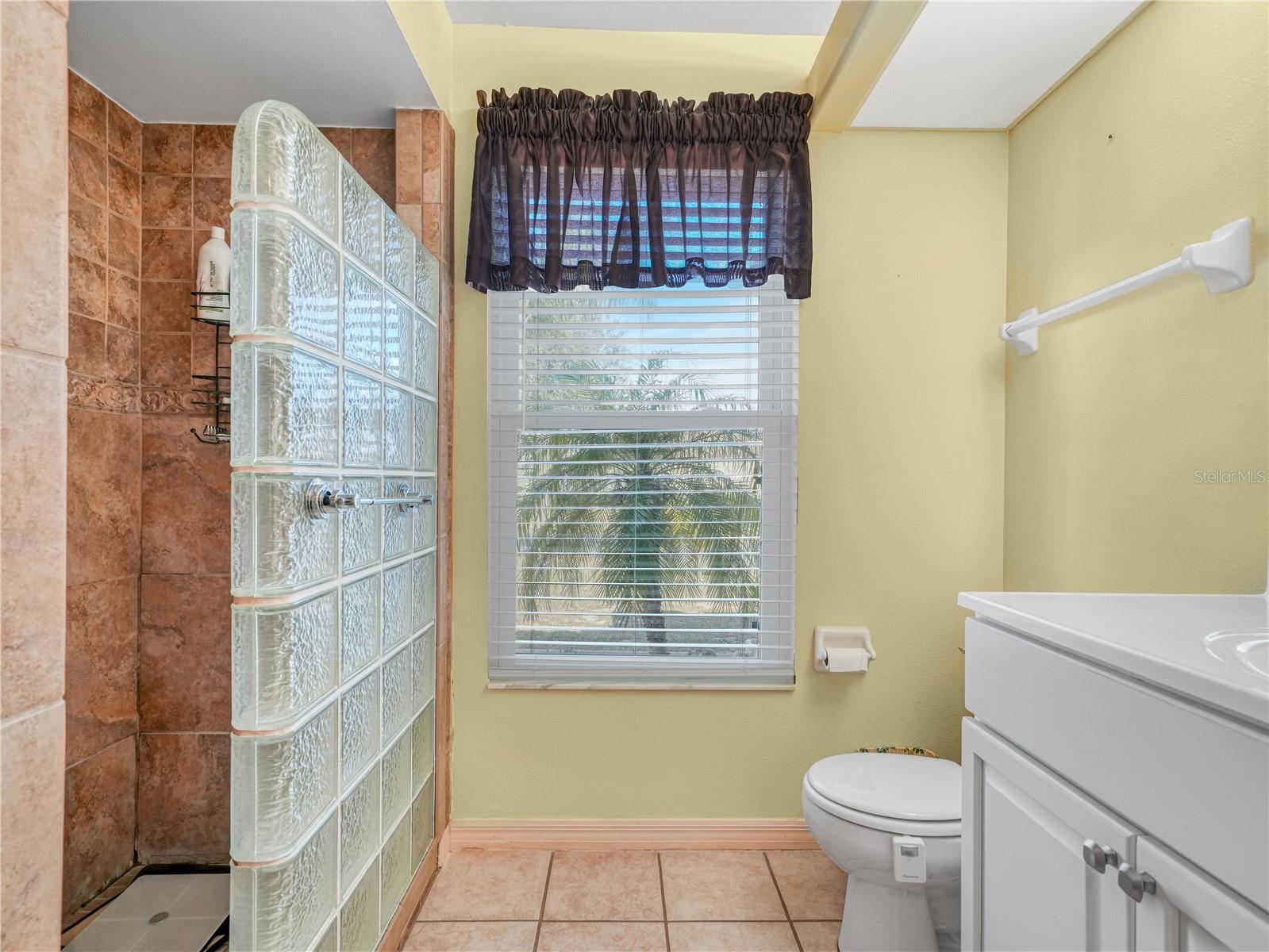 Image 14 of 23 For 1007 Canary Circle S