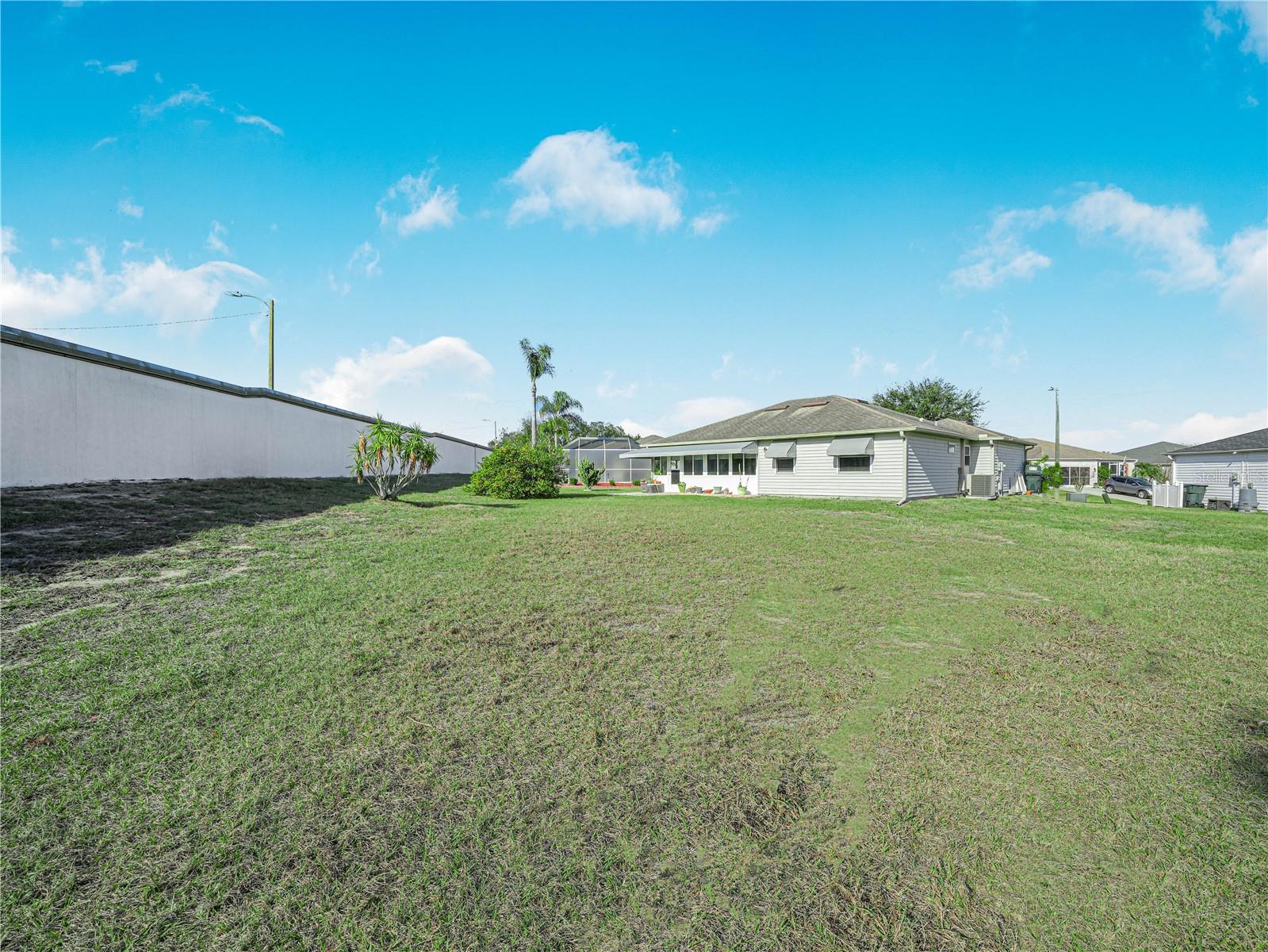 Image 19 of 23 For 1007 Canary Circle S