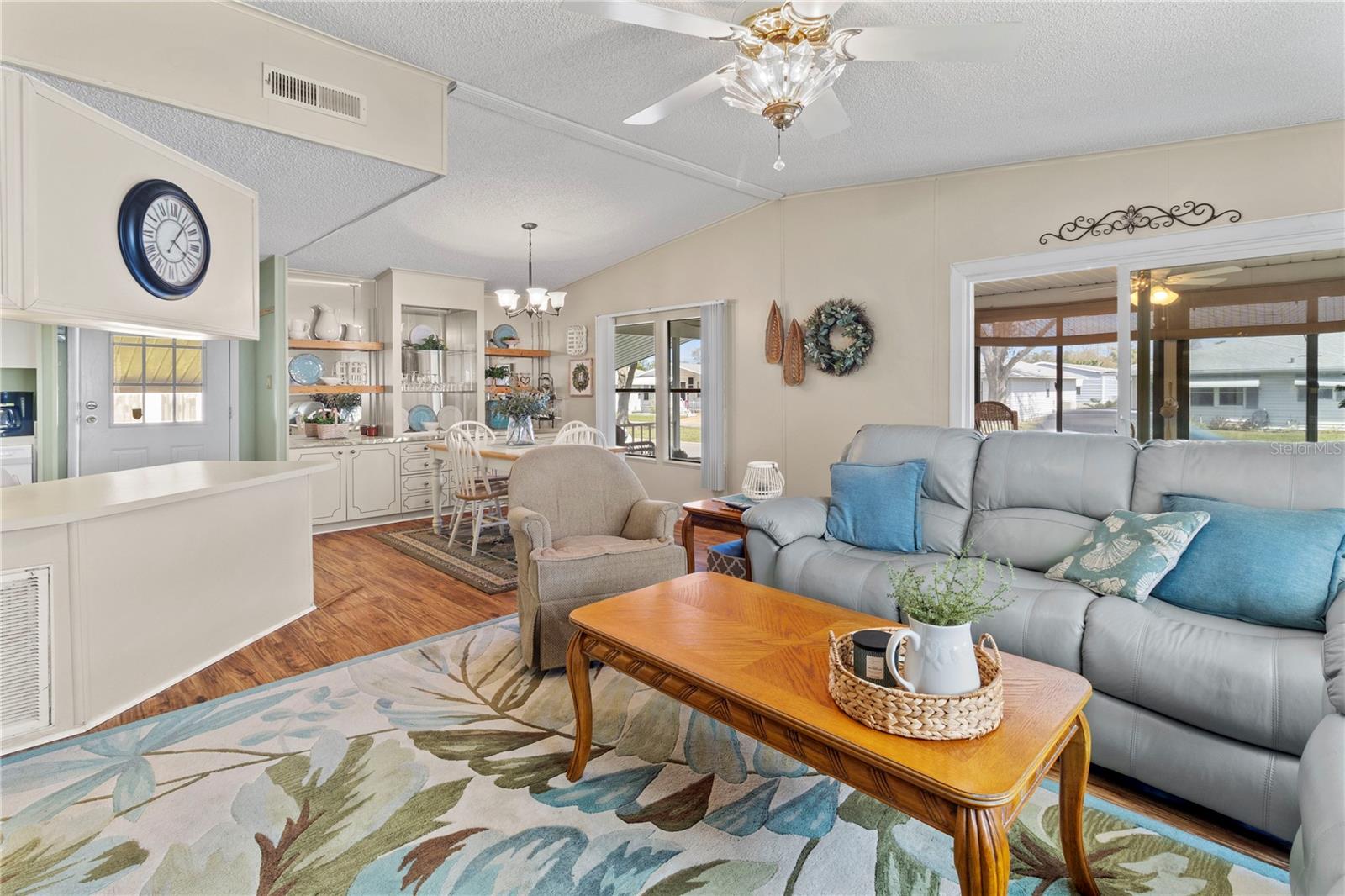 Image 10 of 47 For 4911 Colonnades Club Boulevard