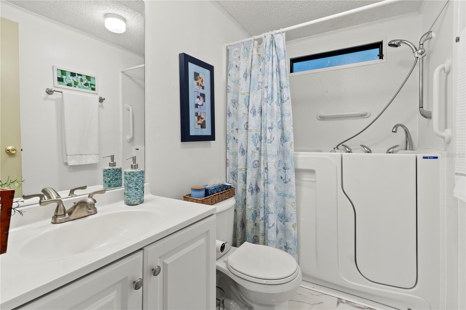 Image 21 of 47 For 4911 Colonnades Club Boulevard