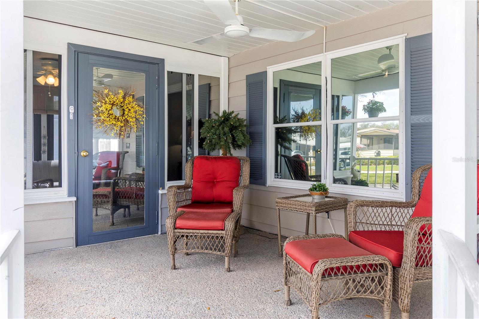 Image 4 of 47 For 4911 Colonnades Club Boulevard