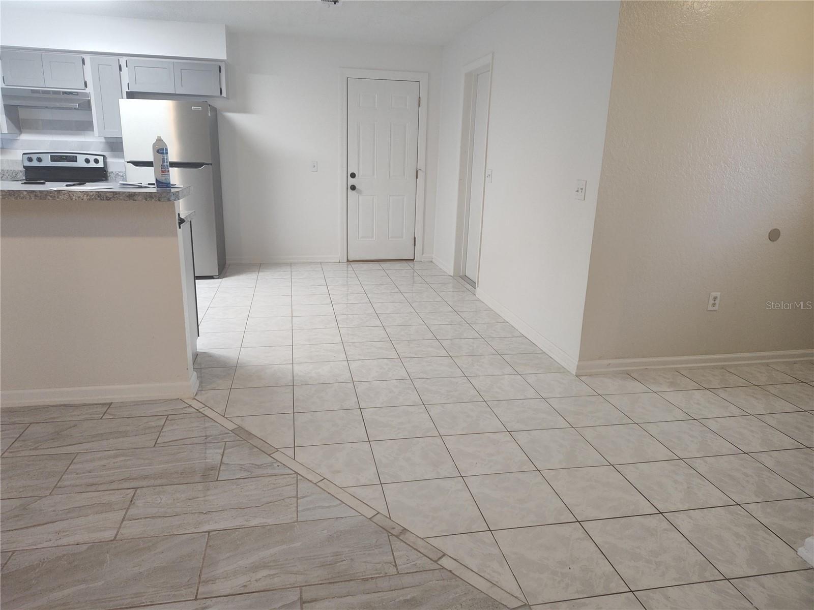 Image 12 of 41 For 406 Fox Lake Drive