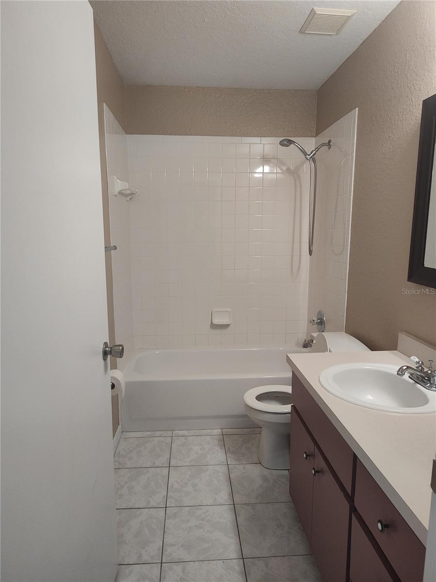 Image 22 of 41 For 406 Fox Lake Drive