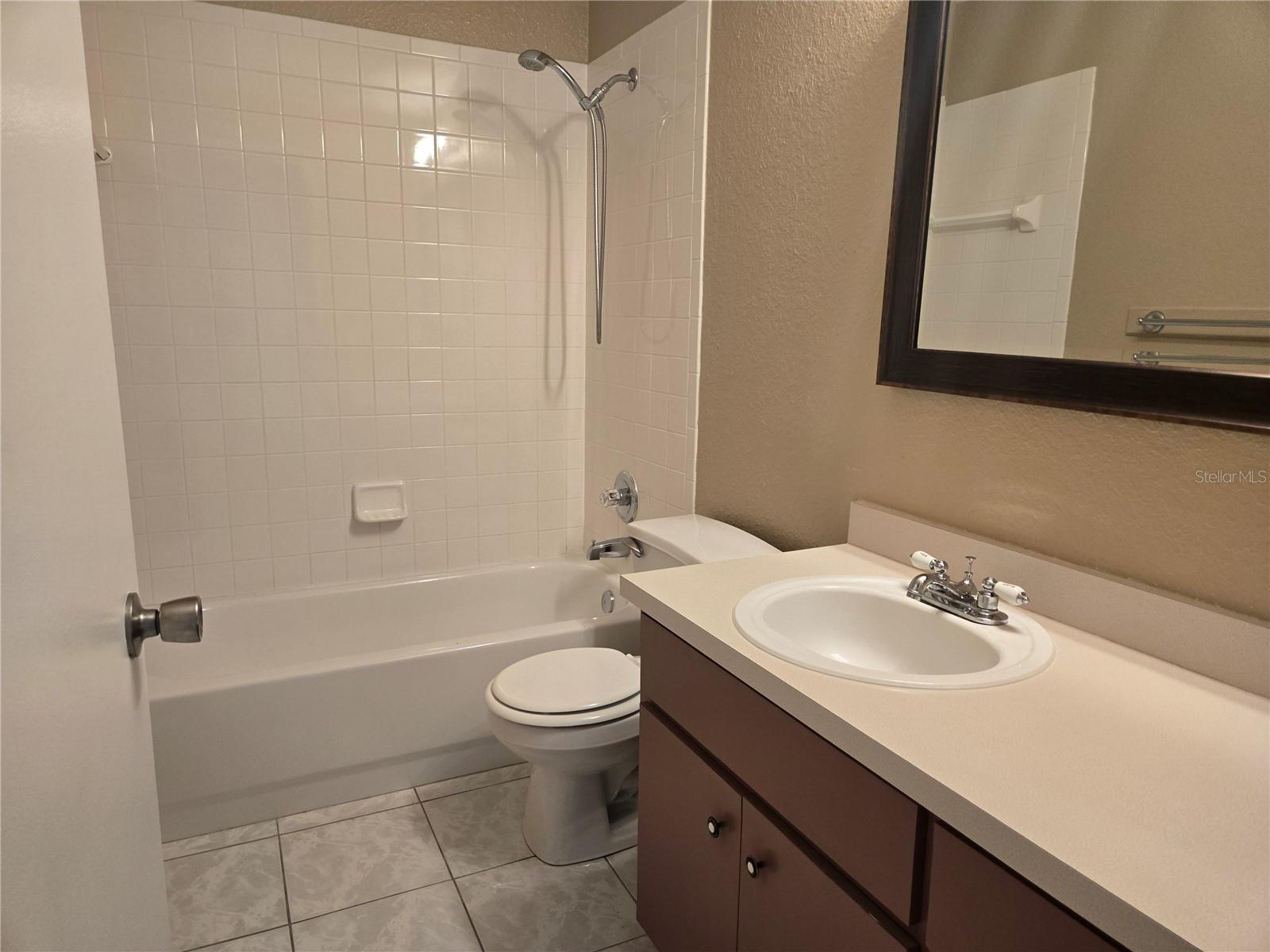 Image 31 of 41 For 406 Fox Lake Drive