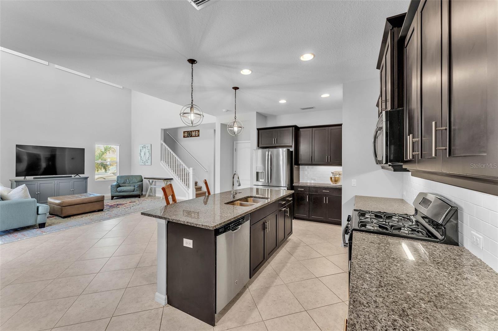 Listing photo id 16 for 7048 White Willow Court