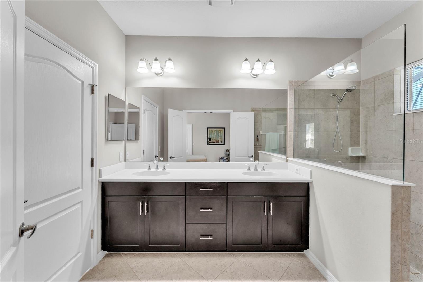 Listing photo id 27 for 7048 White Willow Court