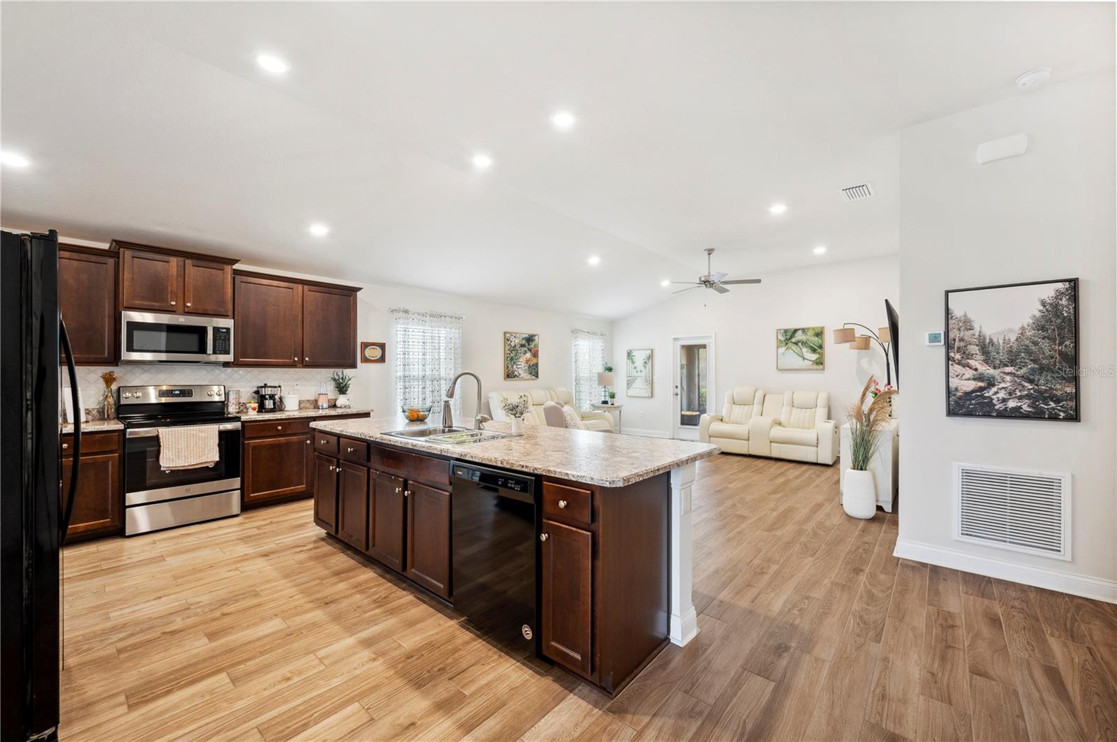 Image 12 of 40 For 2085 Pecos Drive