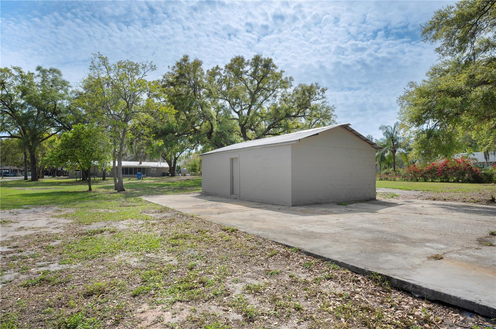 Image 30 of 36 For 1310 Walt Williams Road