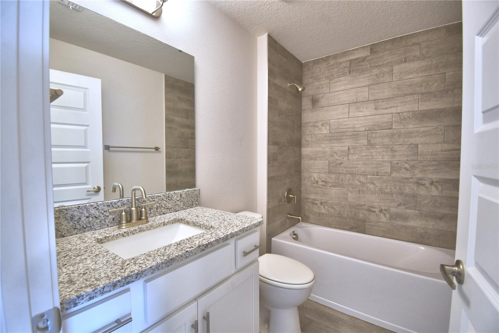 Image 33 of 76 For 4322 Juliana Lake Drive