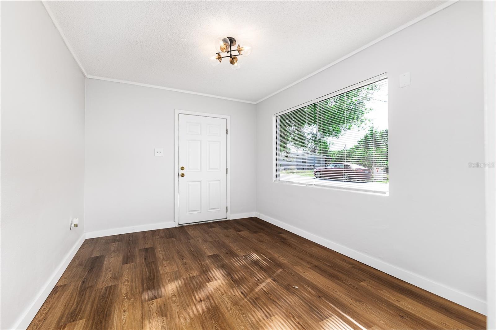 Image 7 of 22 For 430 Arizona Avenue
