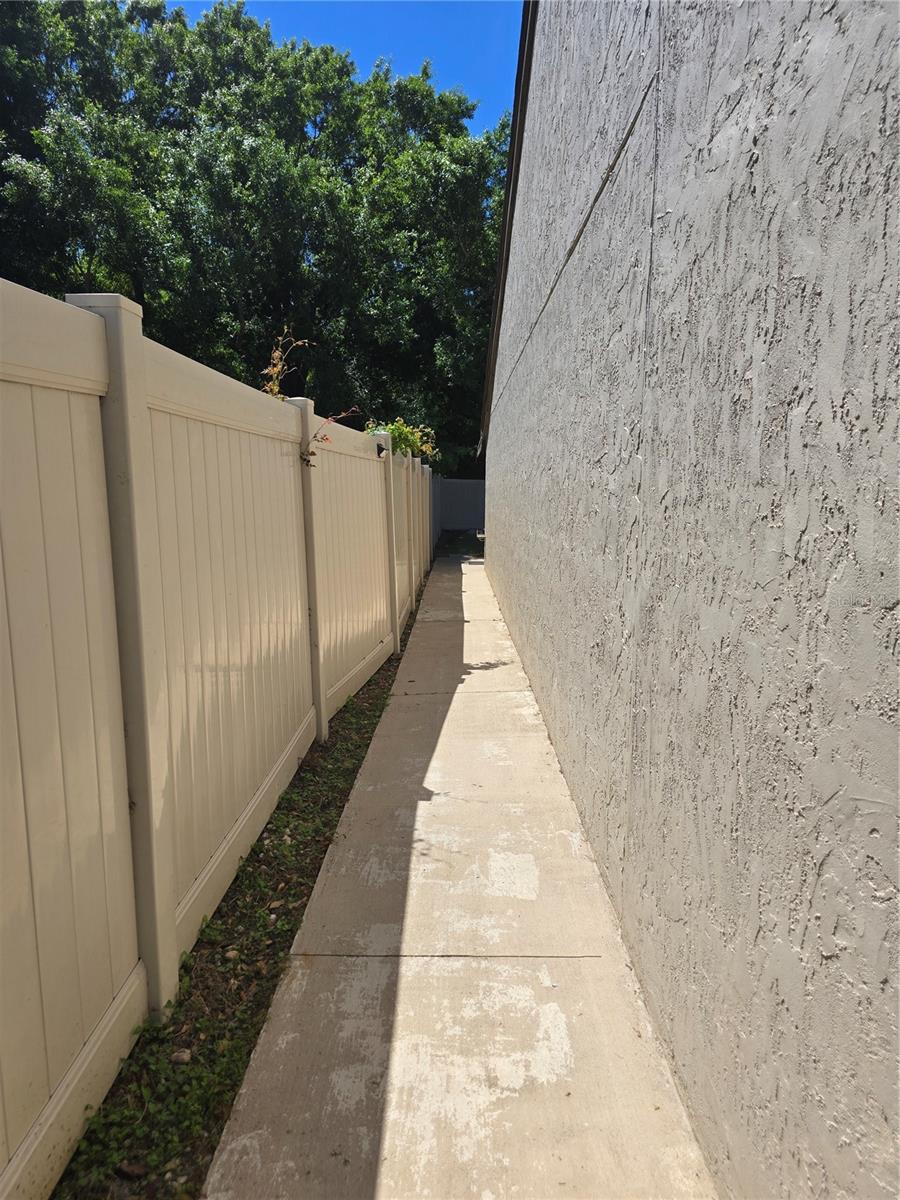 Image 15 of 18 For 2927 7 Iron Drive 0