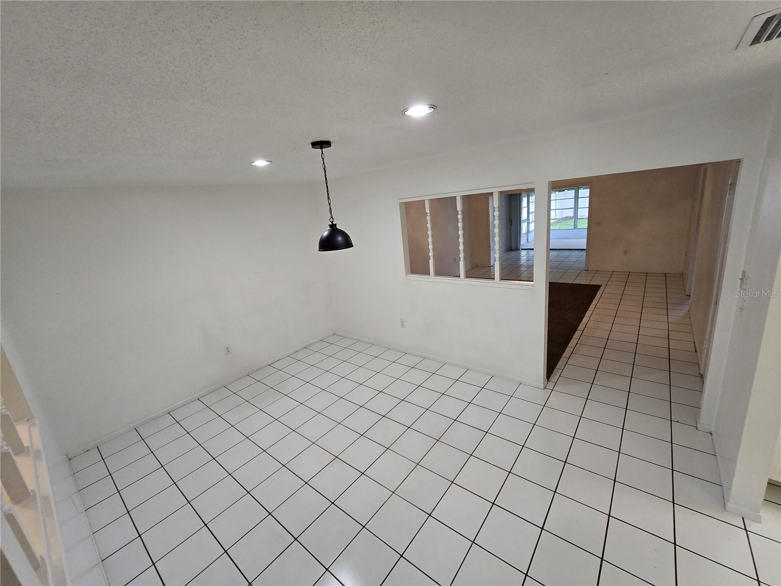 Image 7 of 18 For 2927 7 Iron Drive 0