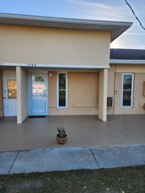 Image 2 of 11 For 1705 Club Circle 1705