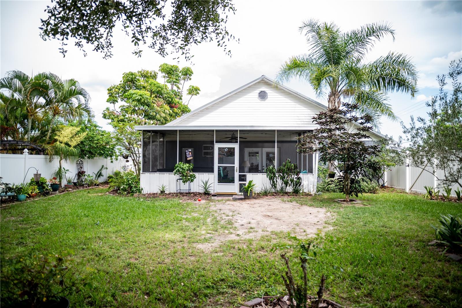 Image 43 of 48 For 811 Heron Place