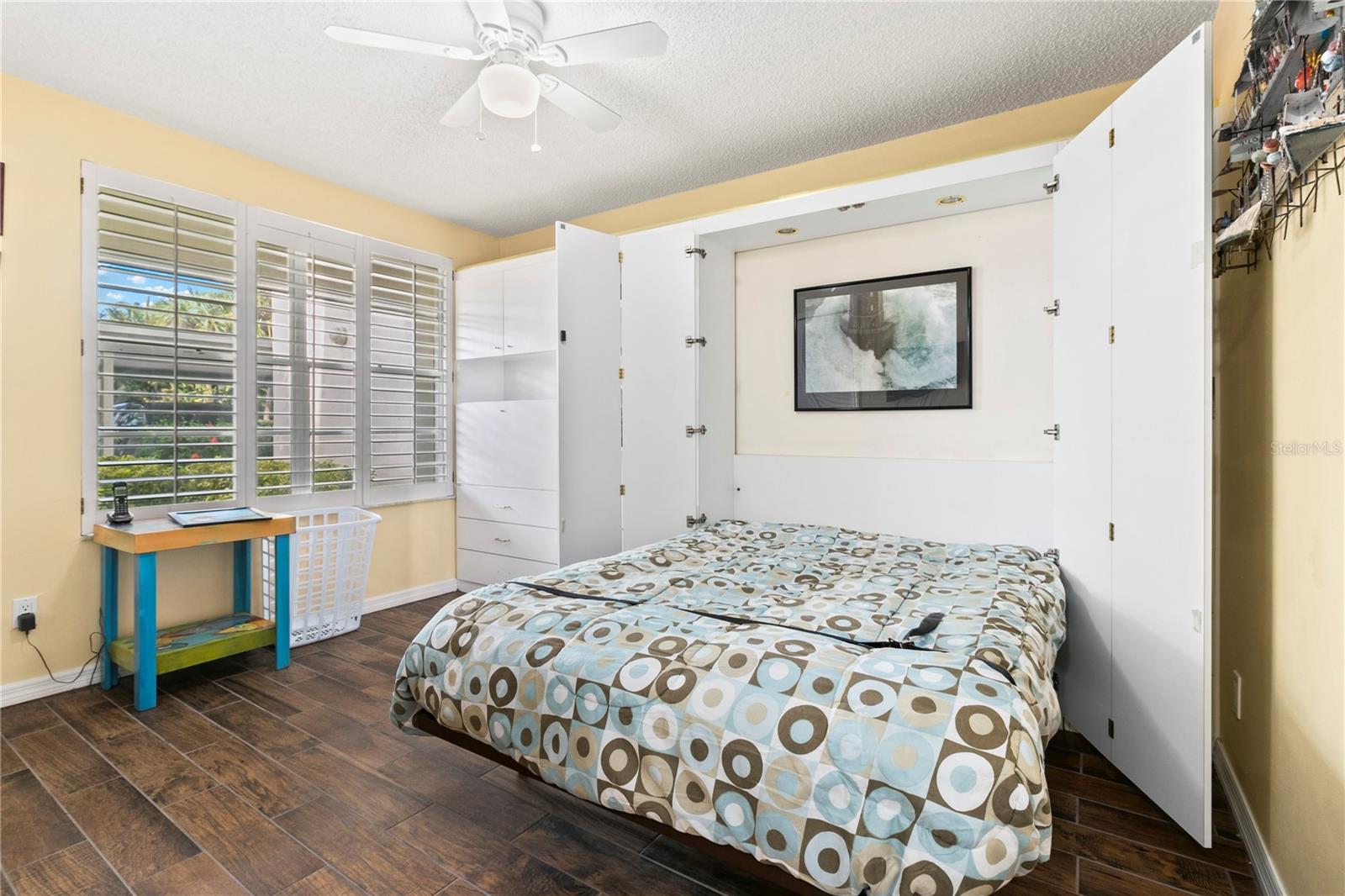 Image 23 of 42 For 605 Sutton Place 102