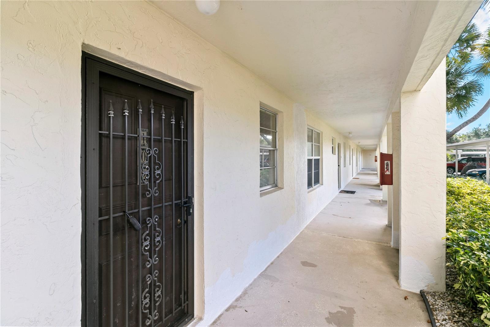 Image 25 of 42 For 605 Sutton Place 102