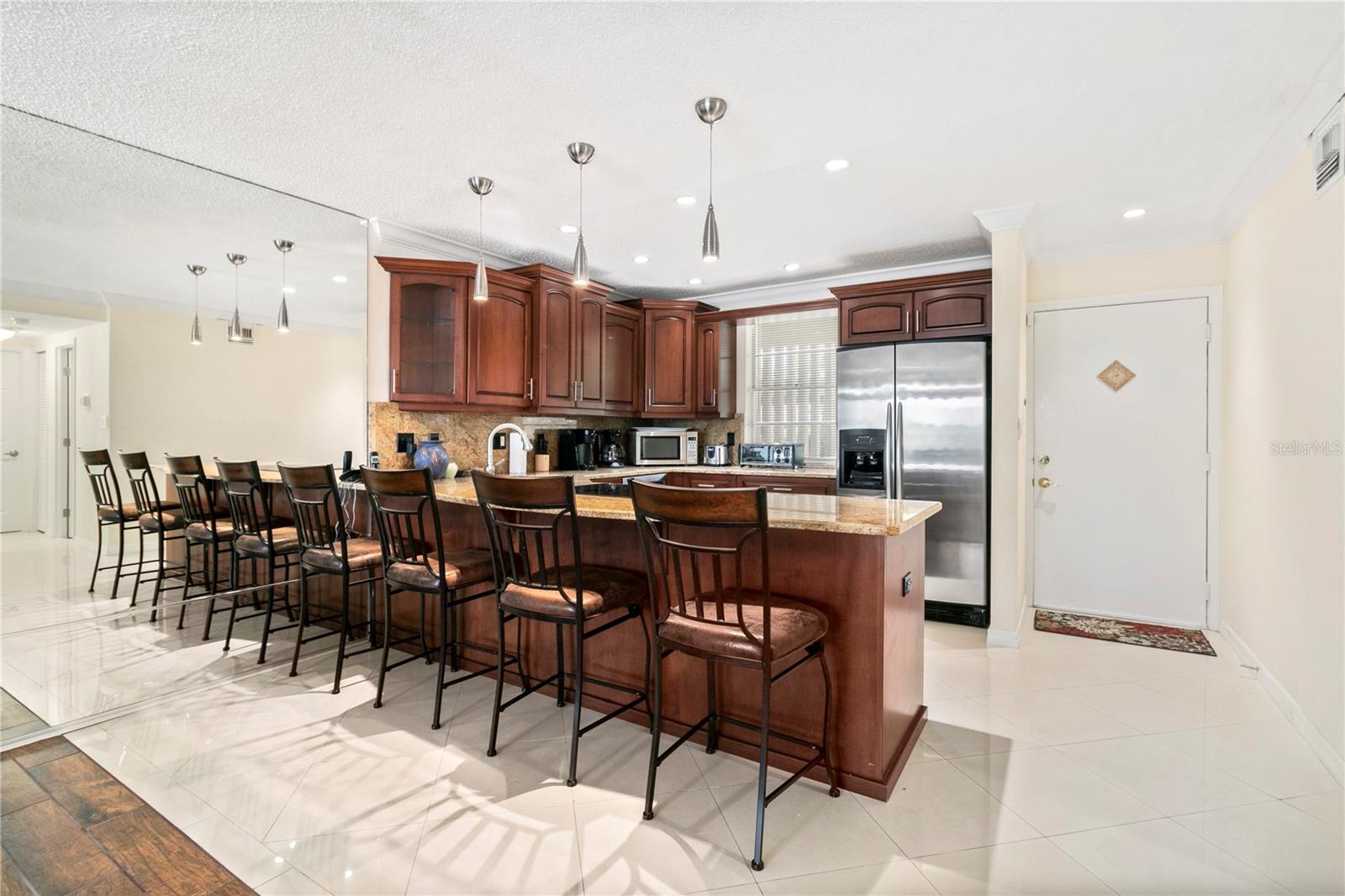 Image 7 of 42 For 605 Sutton Place 102