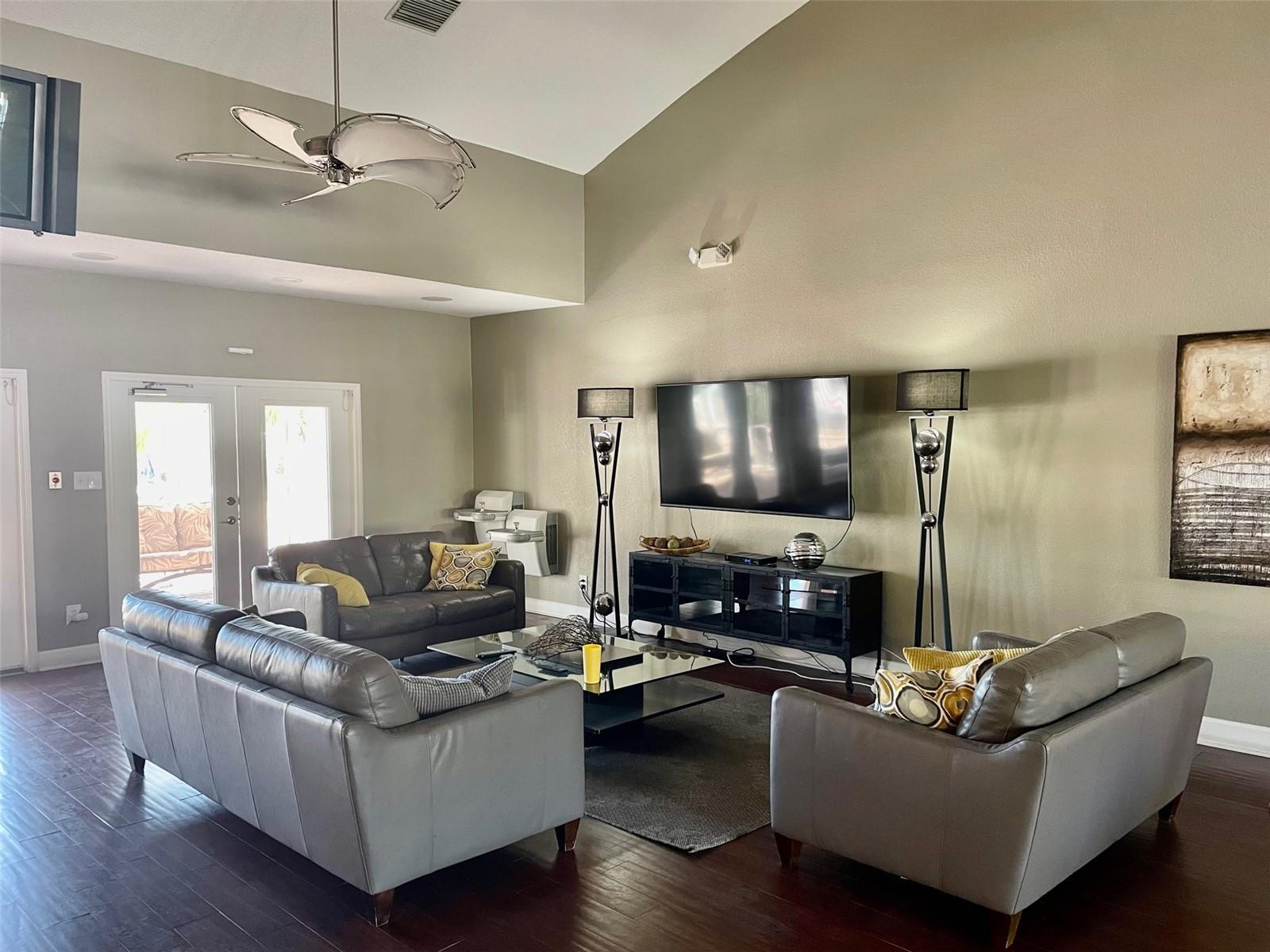 Image 27 of 36 For 247 Pompano Drive Se A