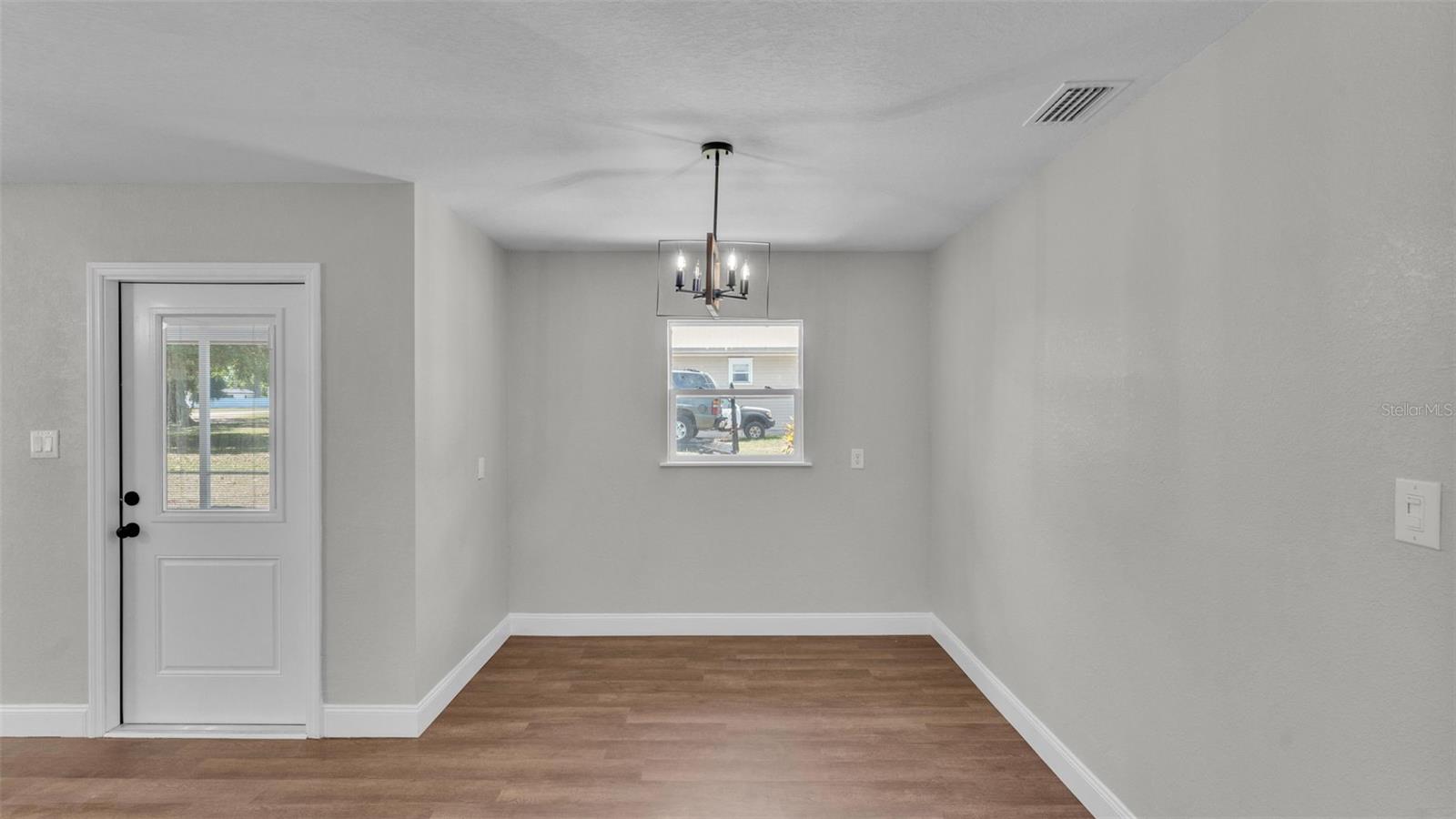 Image 10 of 42 For 1650 Mcleod Street