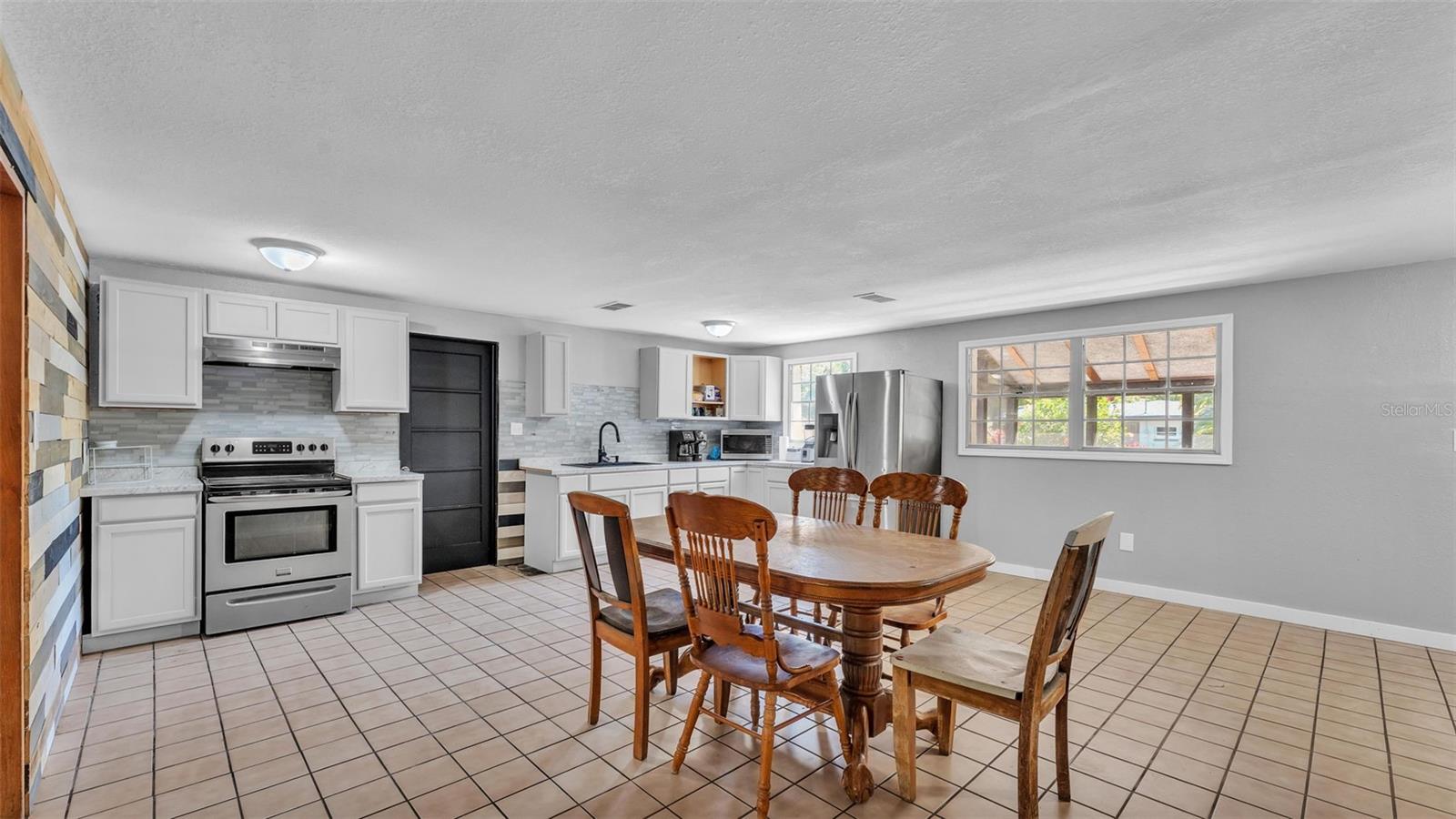 Image 16 of 43 For 503 Marianna Road