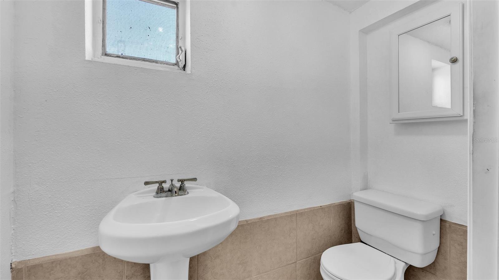 Image 35 of 43 For 503 Marianna Road