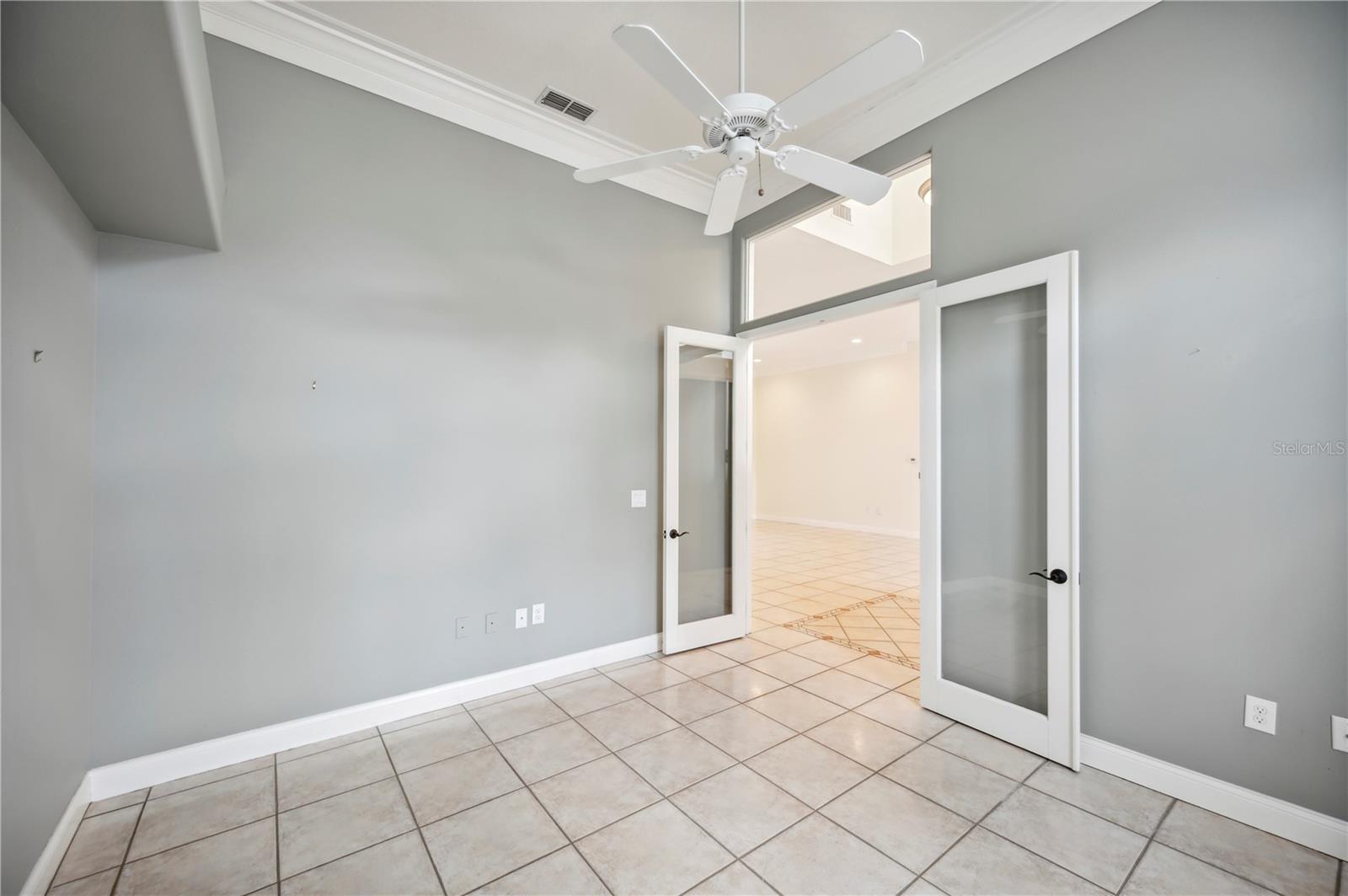 Image 10 of 76 For 715 Hanover Court