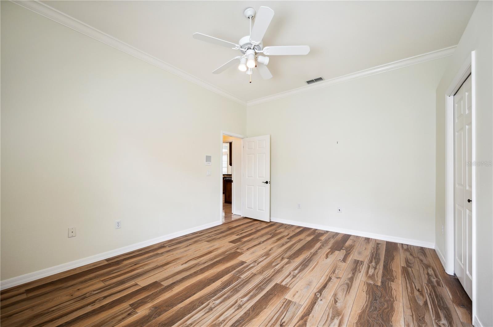 Image 39 of 76 For 715 Hanover Court