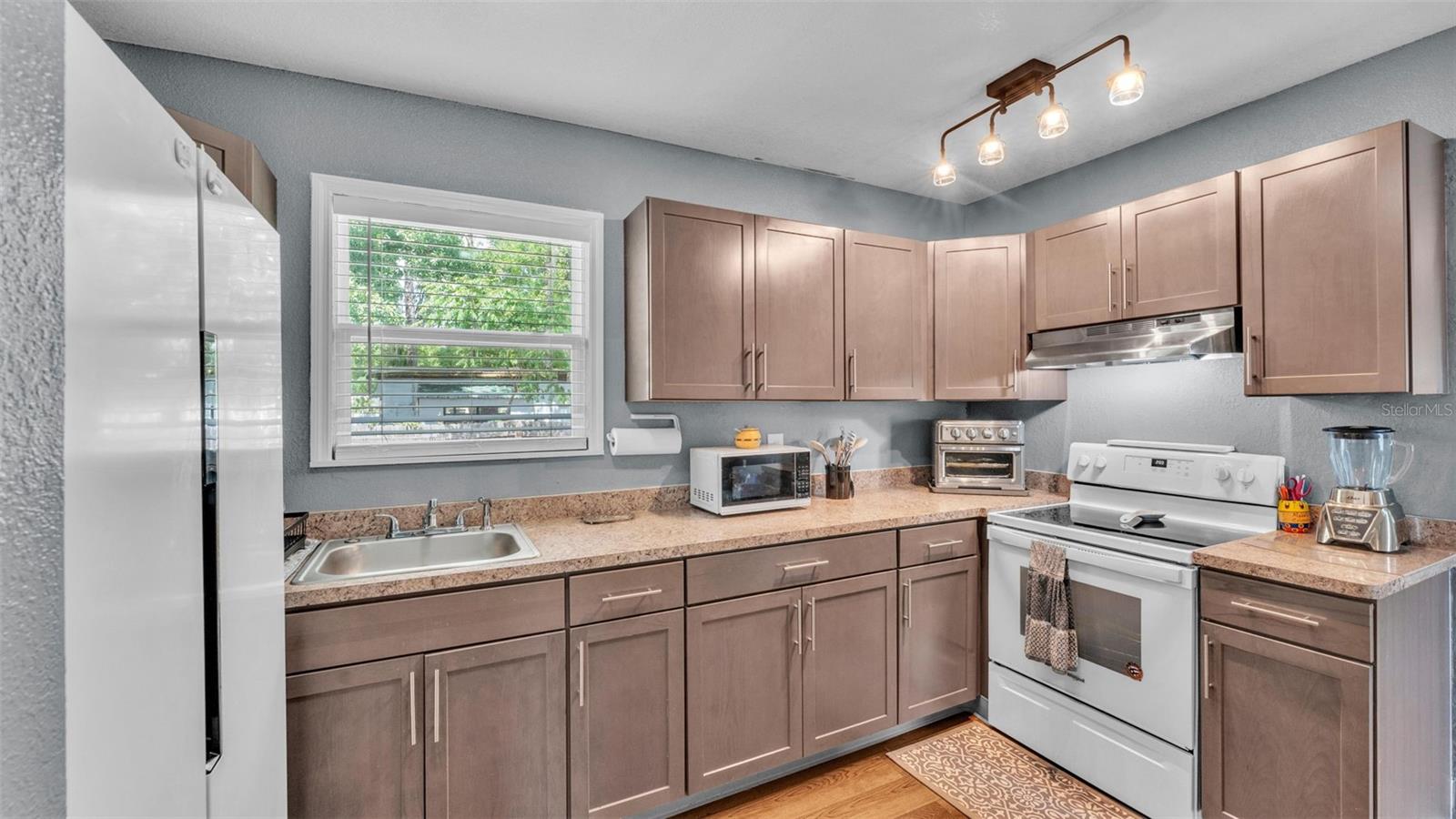 Image 17 of 39 For 1105 Terry Avenue S