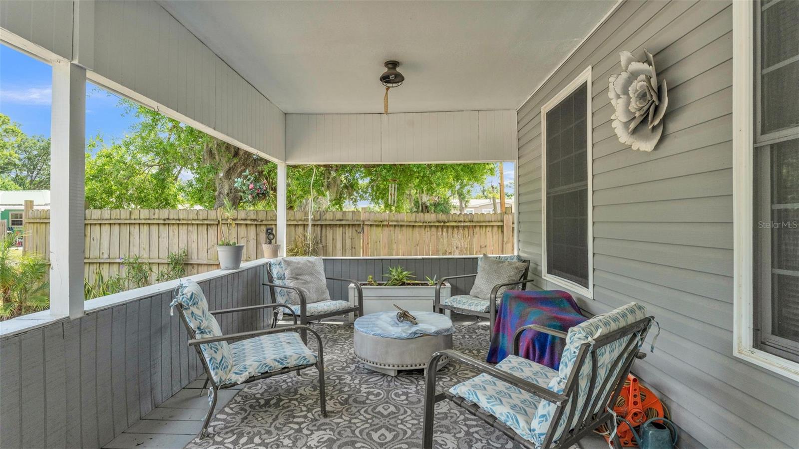 Image 4 of 39 For 1105 Terry Avenue S