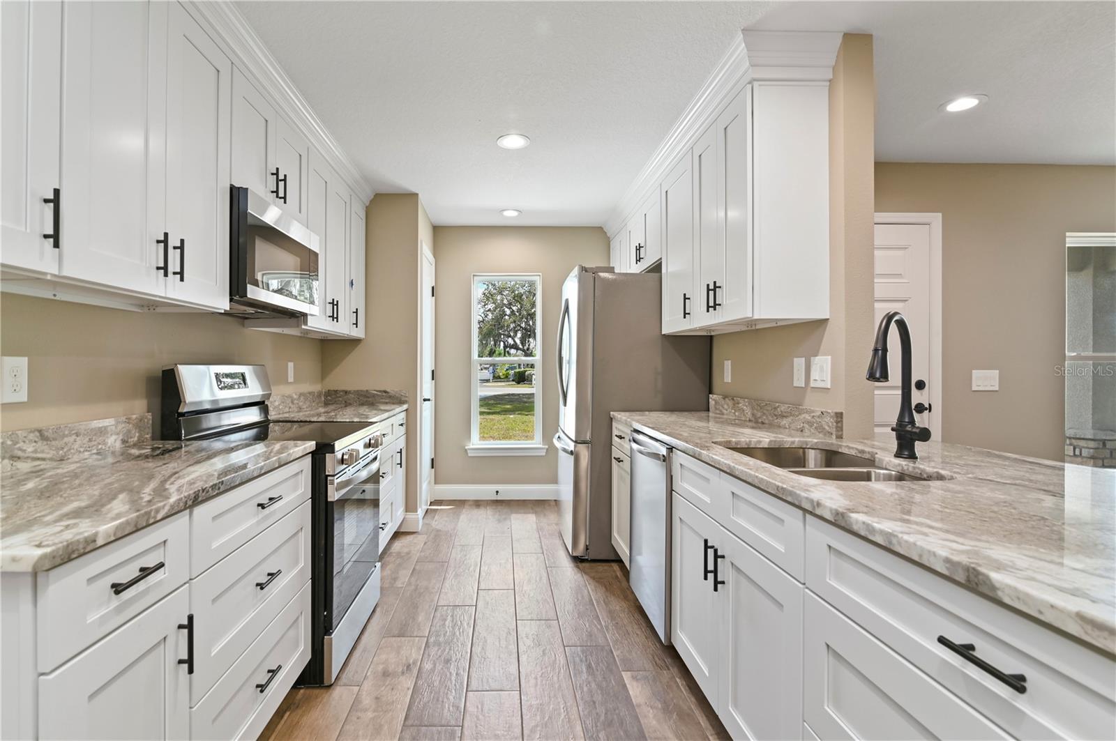Image 11 of 35 For 6625 Thornhill Road