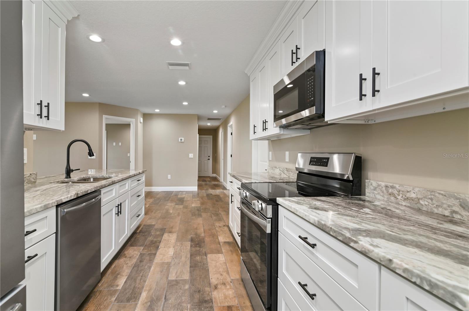 Image 12 of 35 For 6625 Thornhill Road