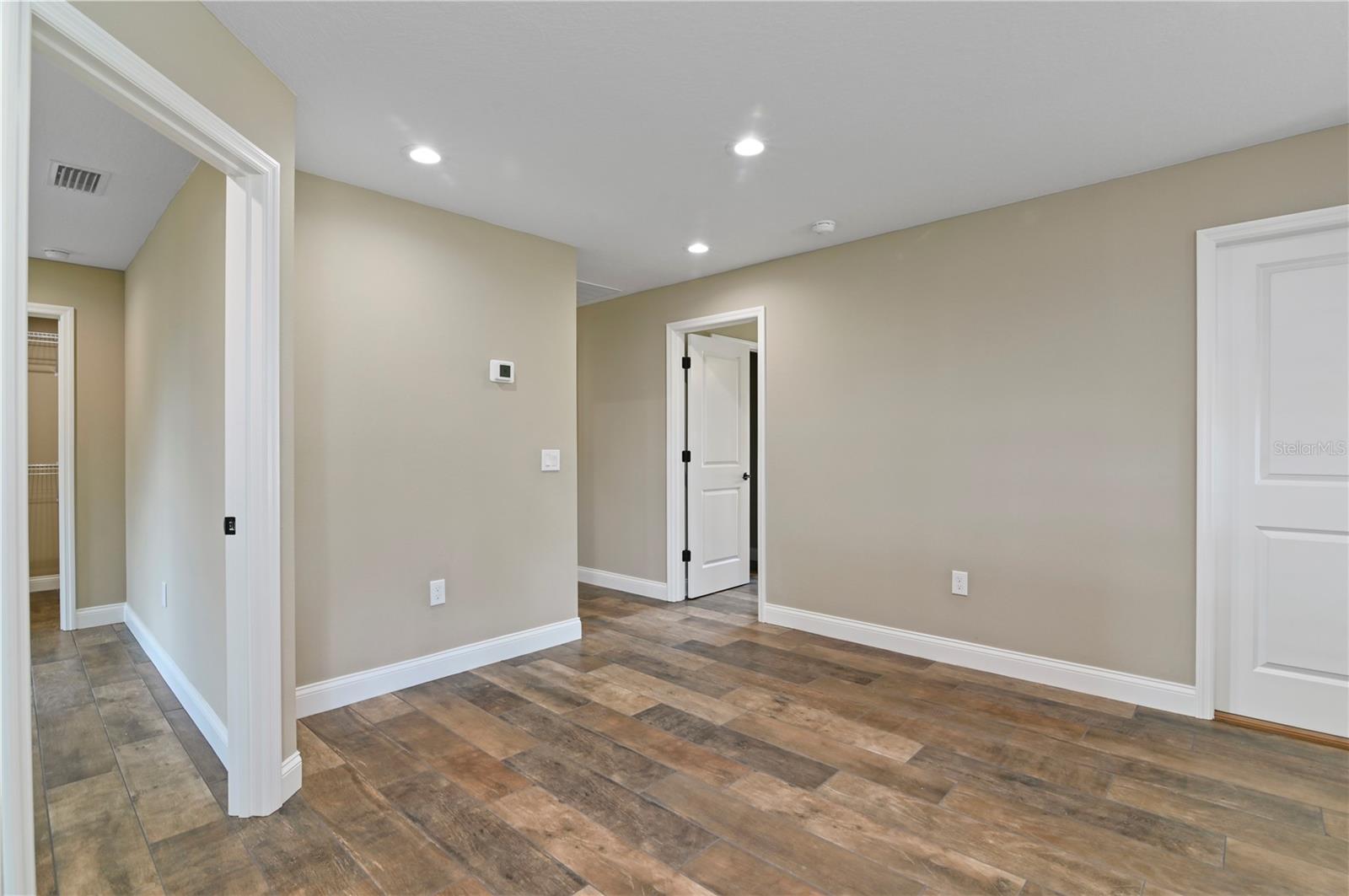 Image 14 of 35 For 6625 Thornhill Road