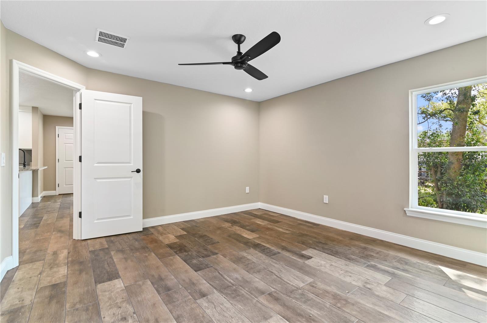 Image 18 of 35 For 6625 Thornhill Road