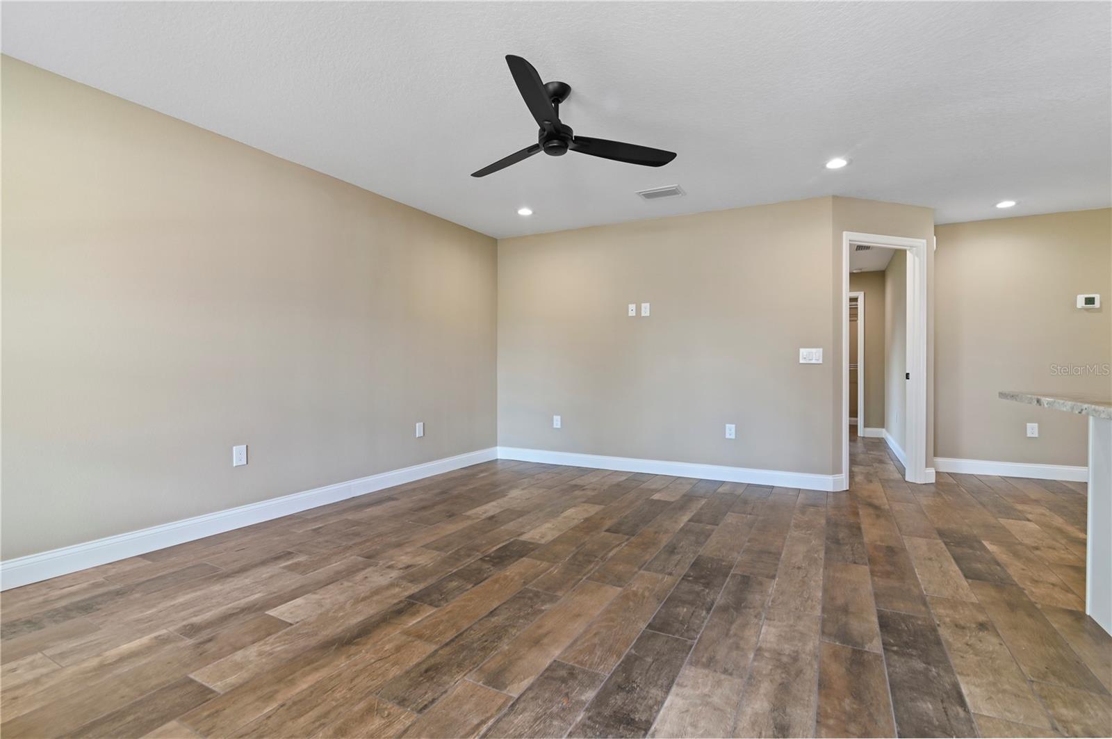 Image 6 of 35 For 6625 Thornhill Road