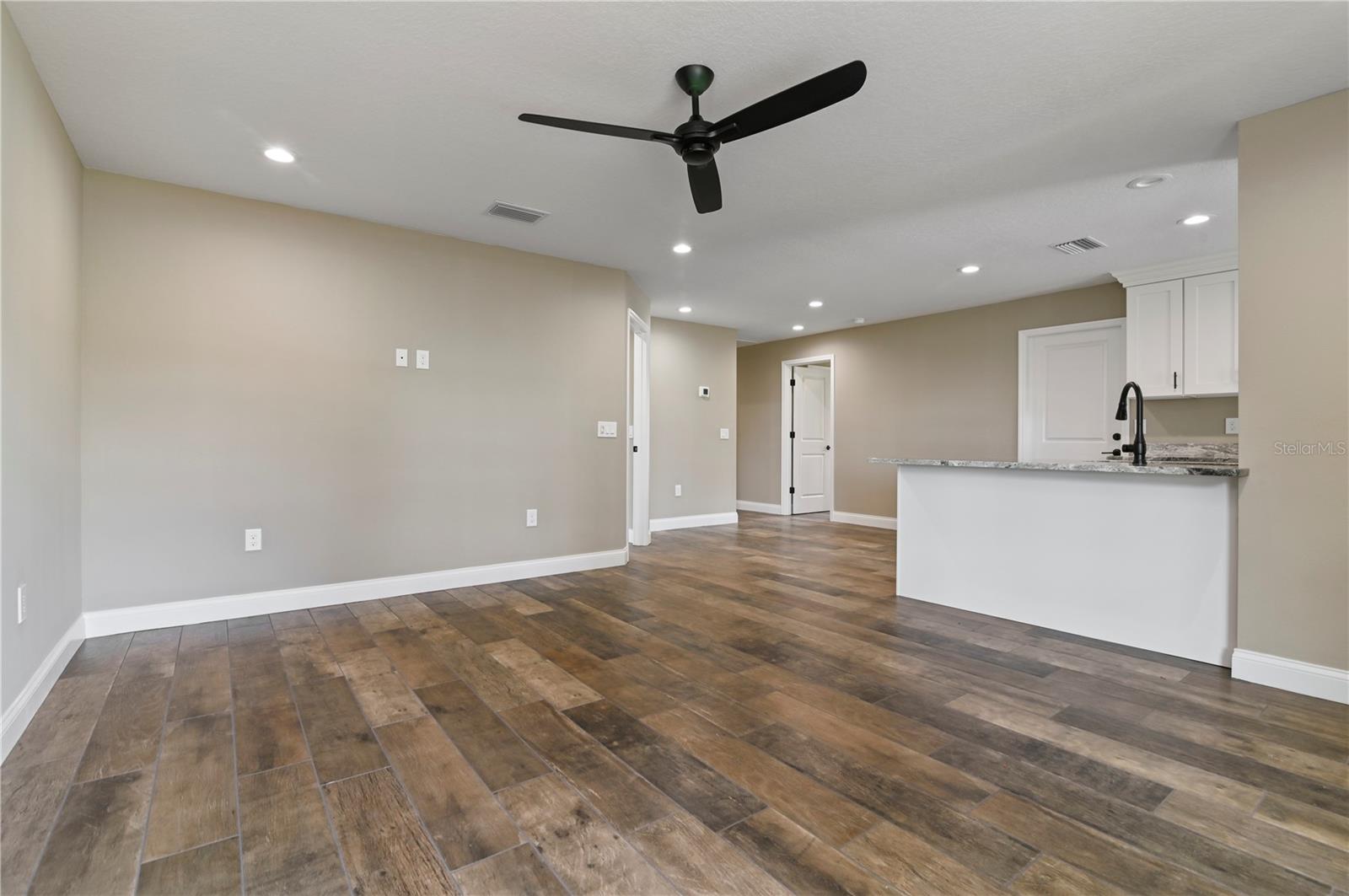 Image 7 of 35 For 6625 Thornhill Road