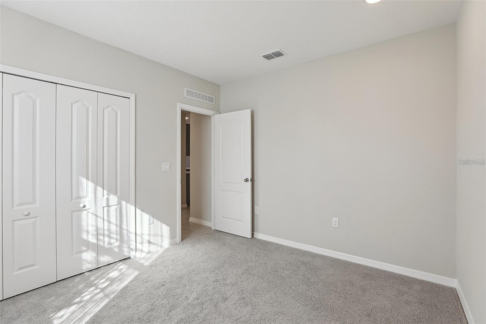 Image 14 of 28 For 2410 Park Avenue