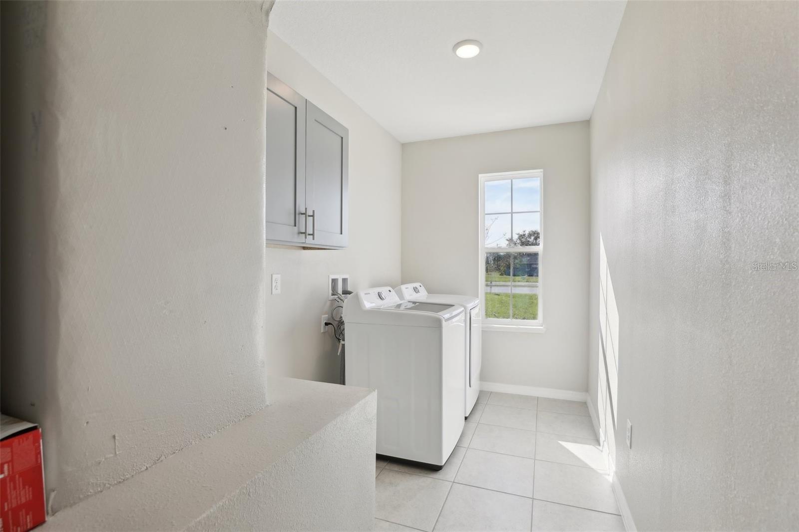 Image 15 of 28 For 2410 Park Avenue