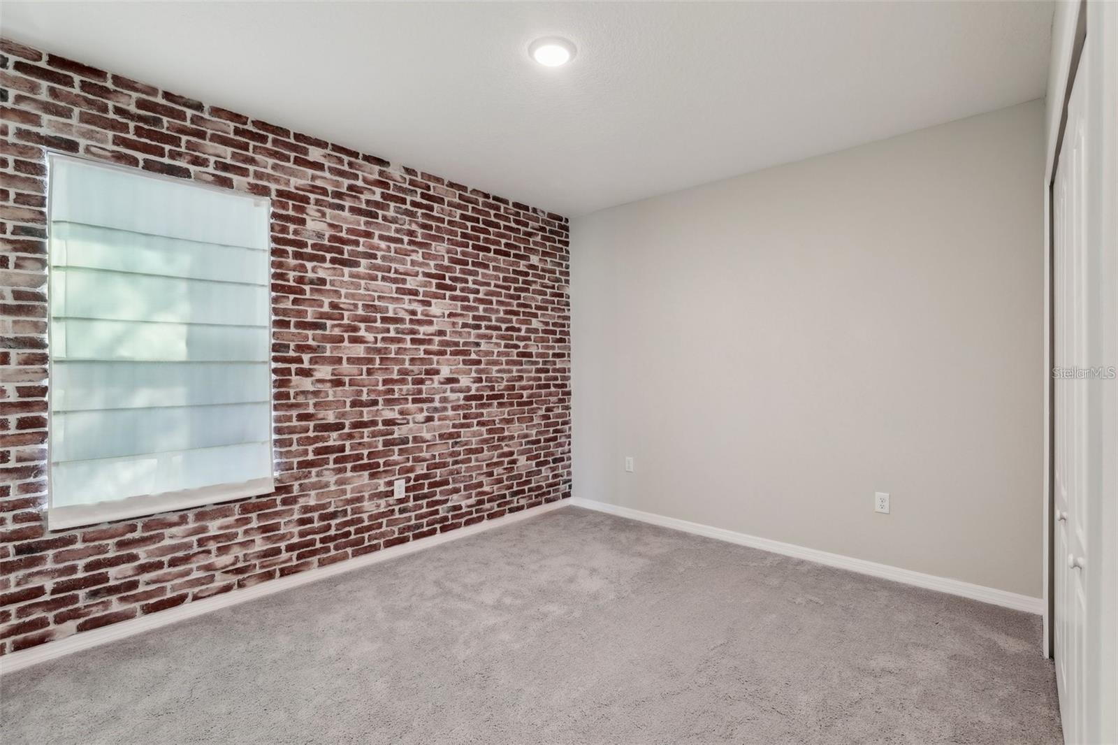Image 16 of 28 For 2410 Park Avenue
