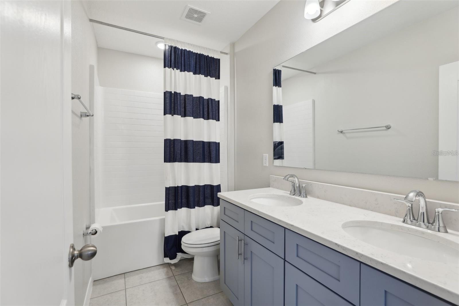 Image 18 of 28 For 2410 Park Avenue