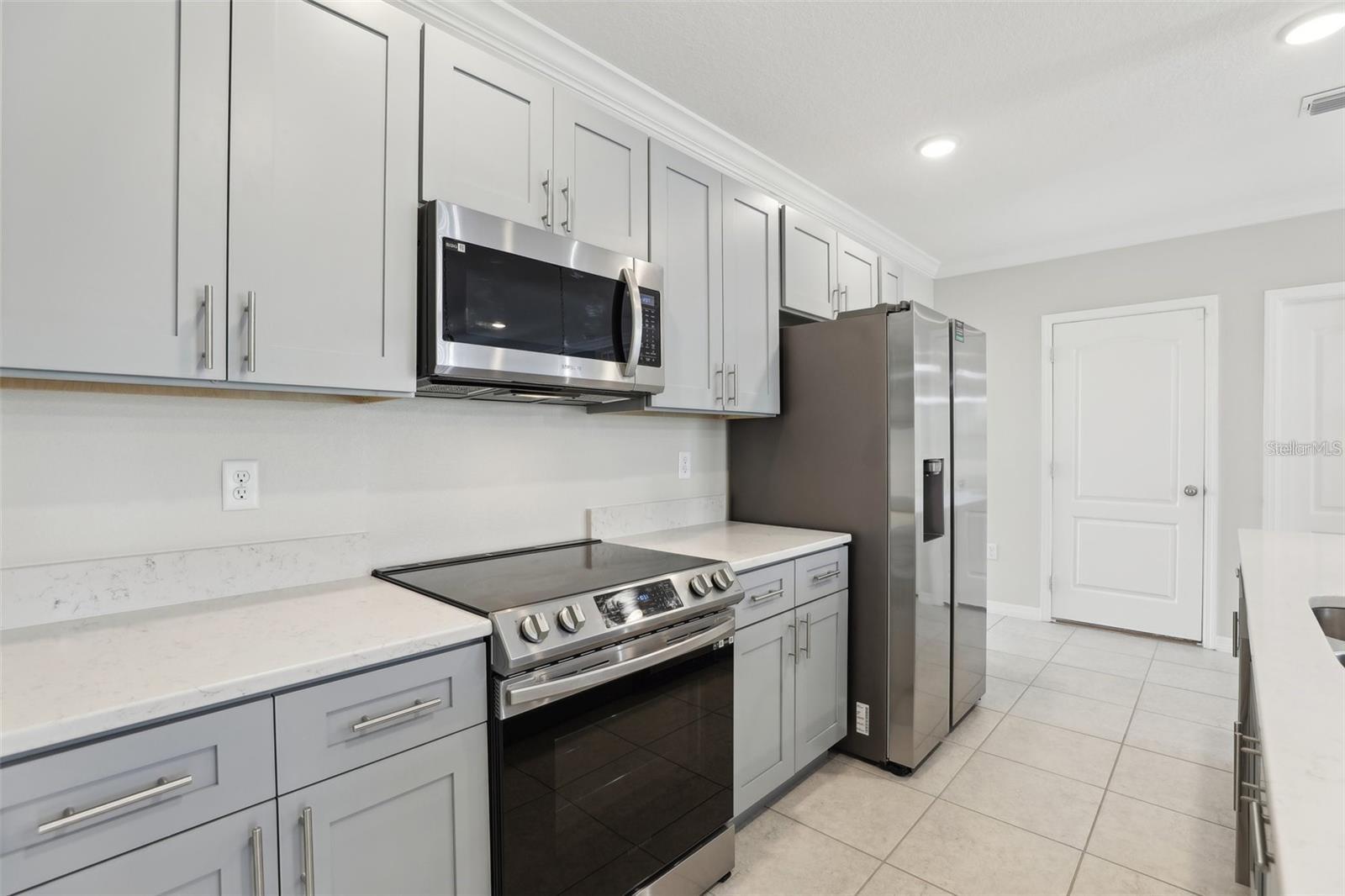 Image 8 of 28 For 2410 Park Avenue