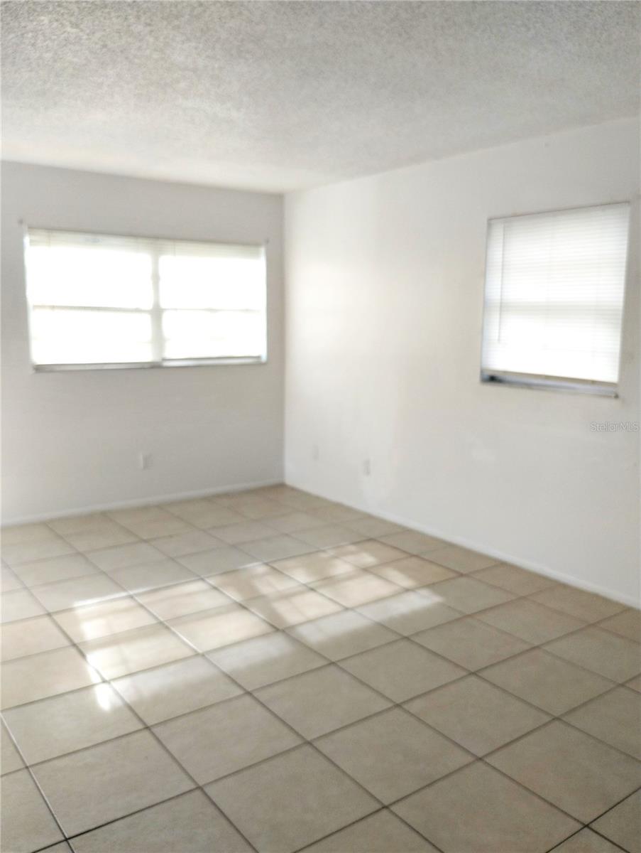Image 2 of 7 For 325 Pierce Street 1