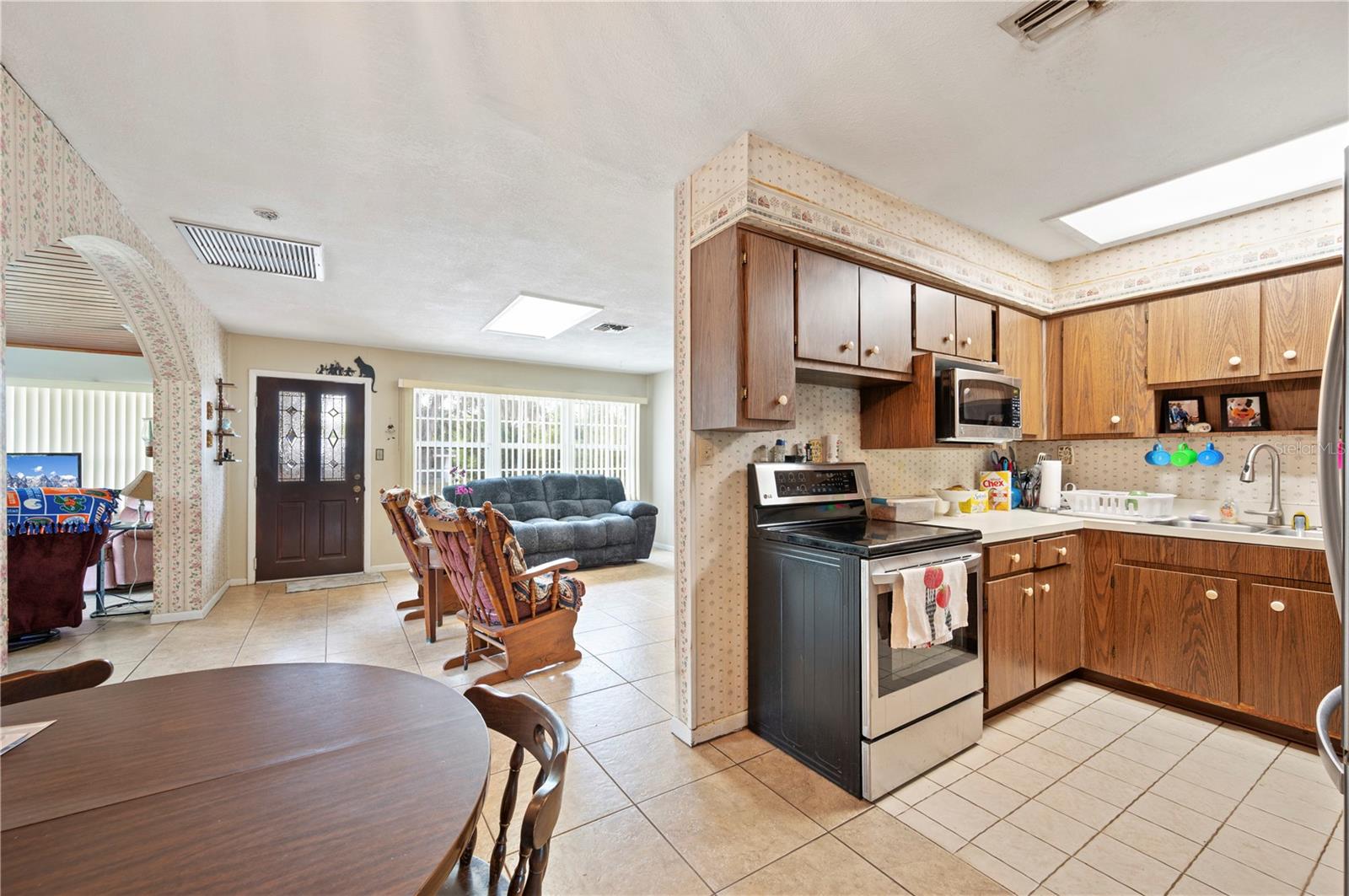Image 10 of 28 For 1440 Conant Street