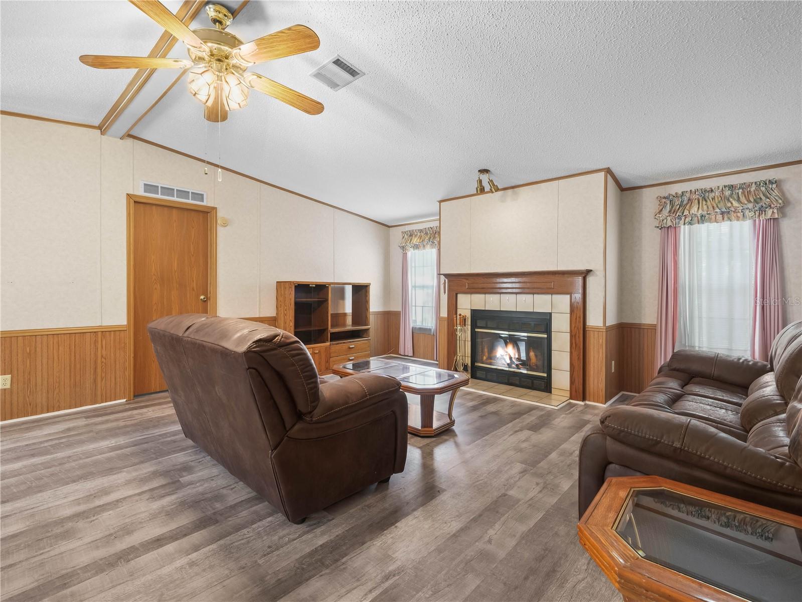 Image 4 of 43 For 3441 Maple Drive