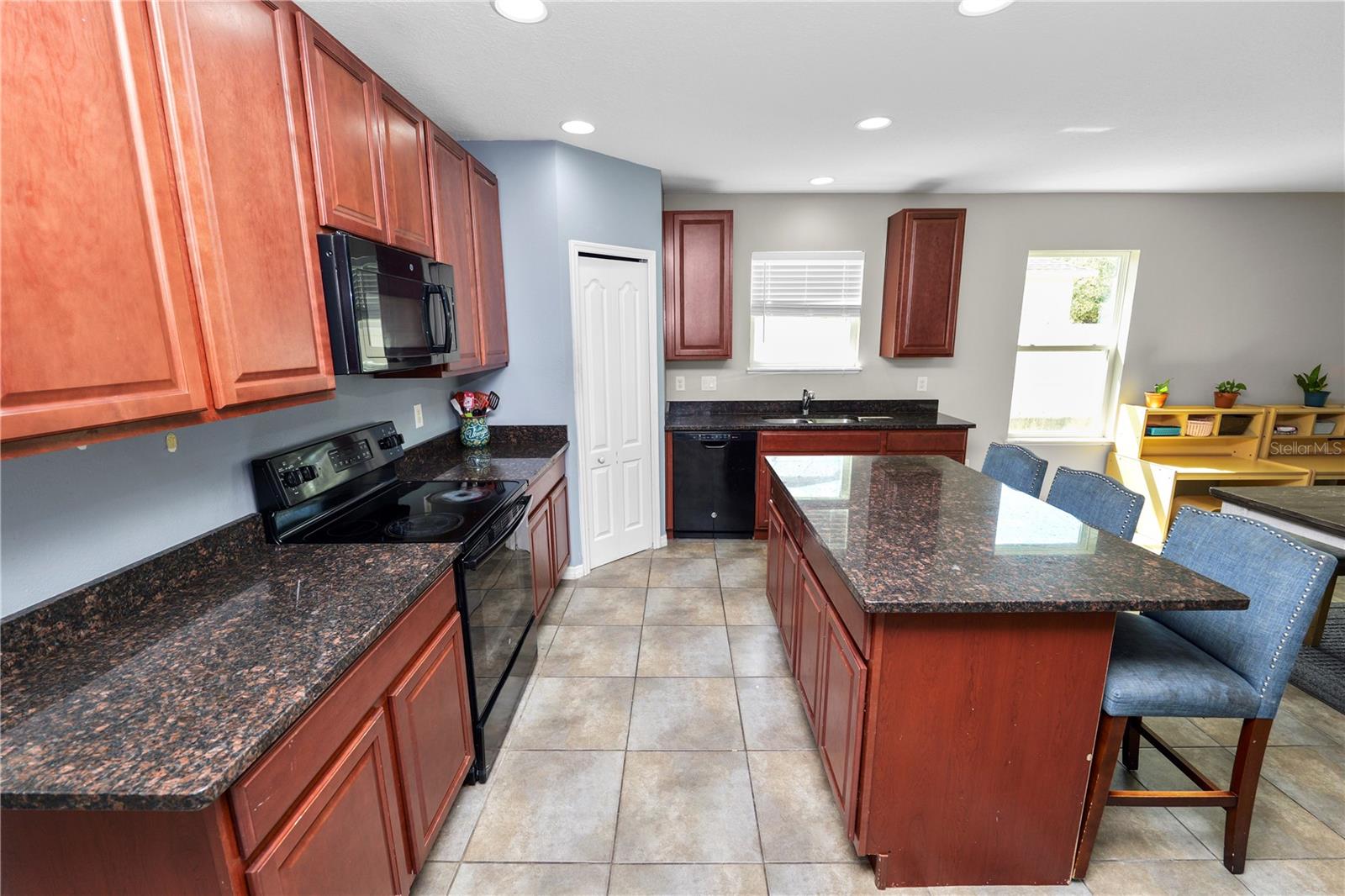 Image 4 of 40 For 3320 Lynrock Avenue