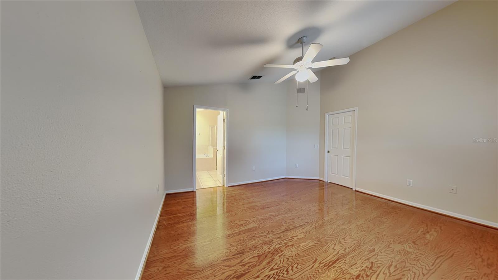 Image 10 of 24 For 1080 View Pointe Way