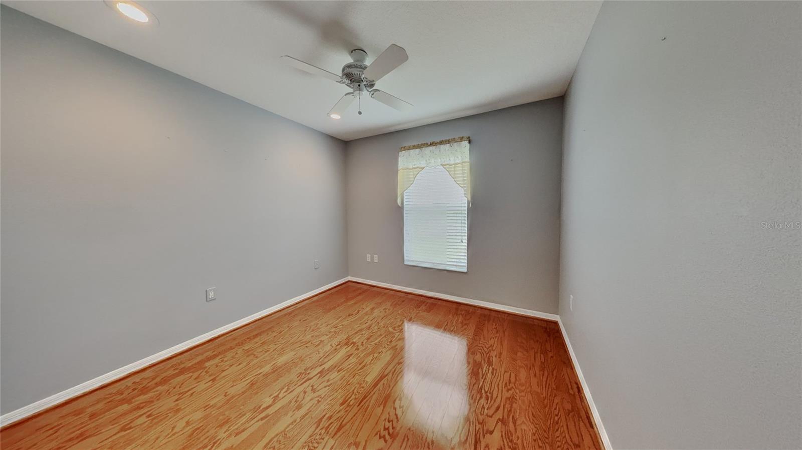 Image 13 of 24 For 1080 View Pointe Way