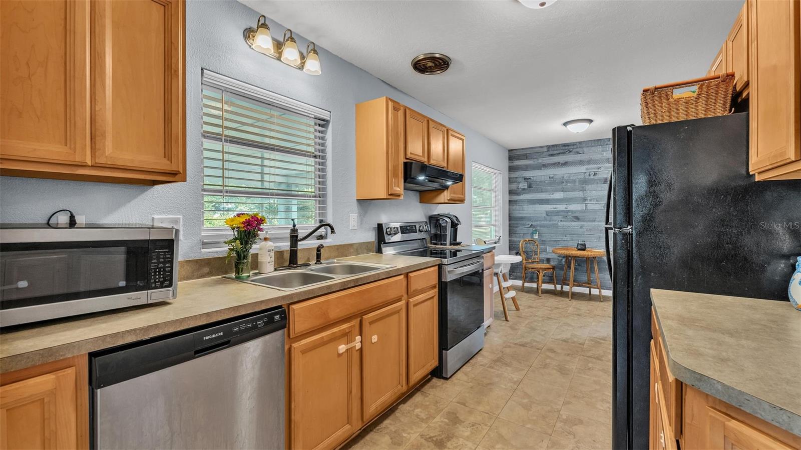 Image 17 of 41 For 1518 Handley Boulevard
