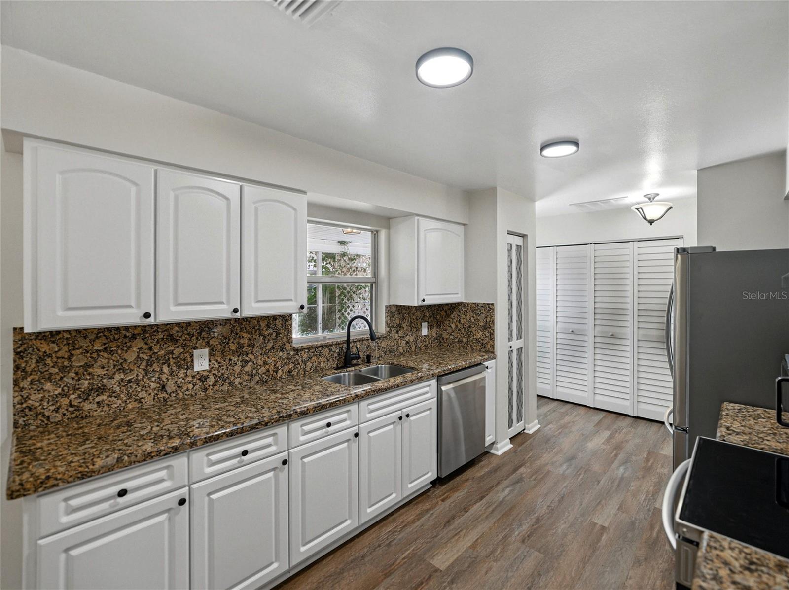 Image 11 of 55 For 4965 Goldenview Lane