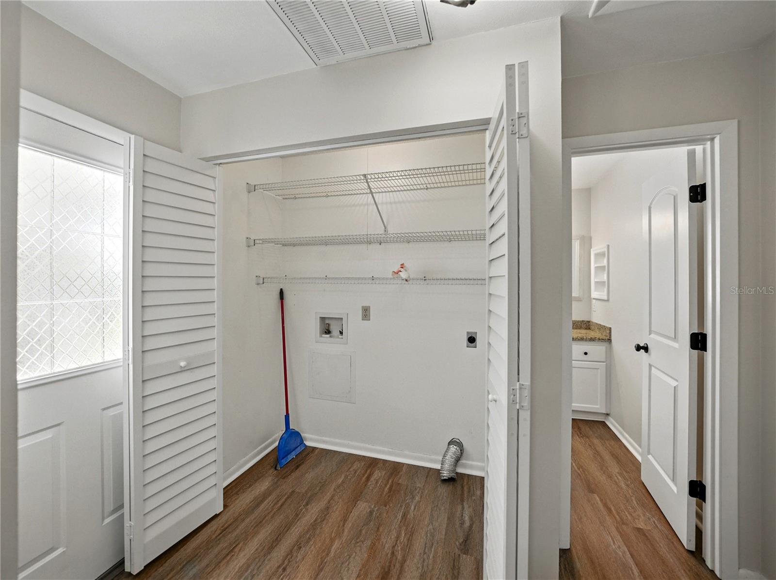 Image 12 of 55 For 4965 Goldenview Lane