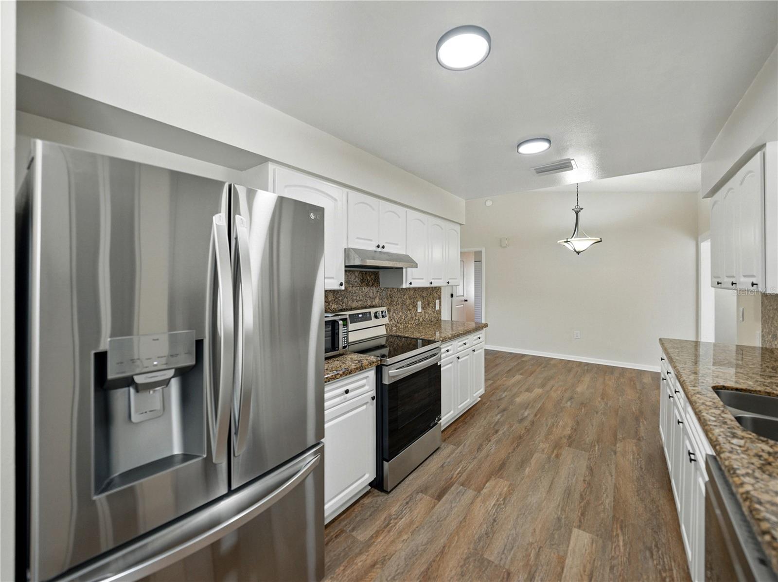 Image 14 of 55 For 4965 Goldenview Lane
